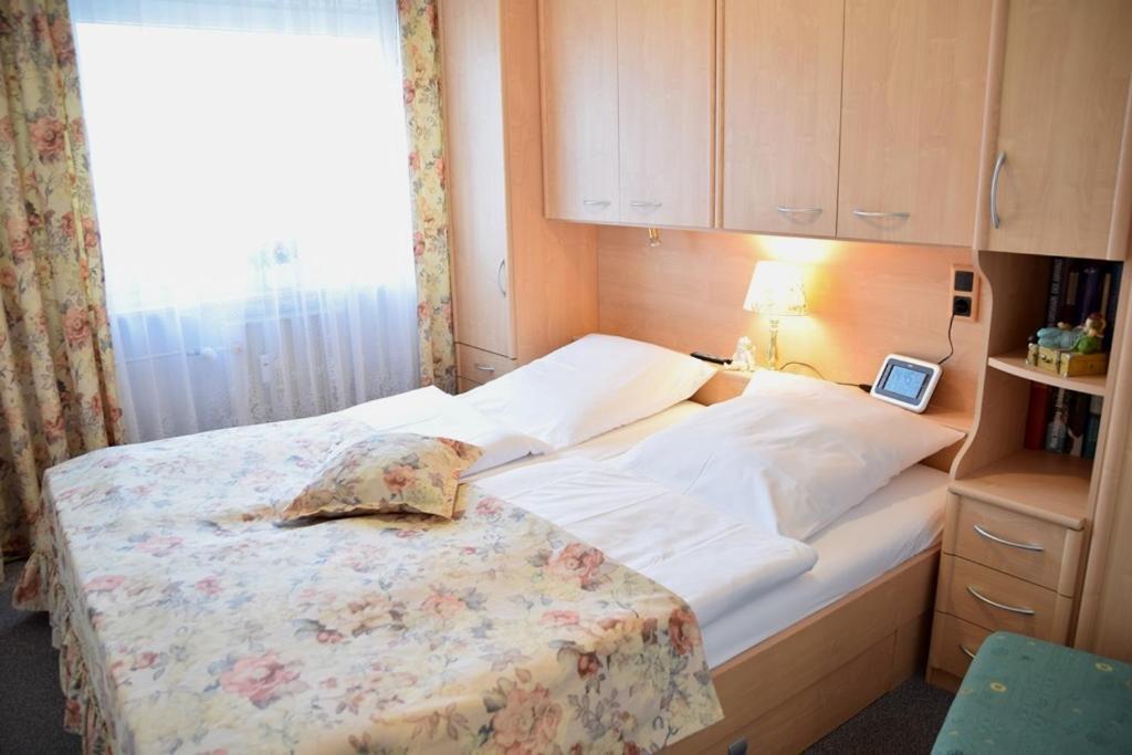 2-Zimmer-Appartement im 1. Obergeschoss mit Hallenschwimmbad und Sauna. Westerland Exterior foto